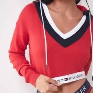 Tommy Hilfiger Crop Top Size Medium